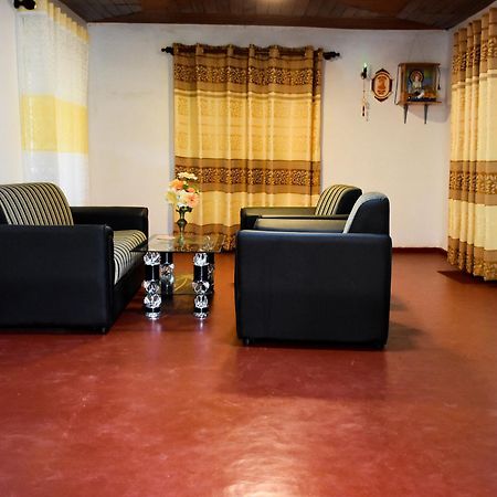 Rainforest Holiday Inn Deniyaya Luaran gambar