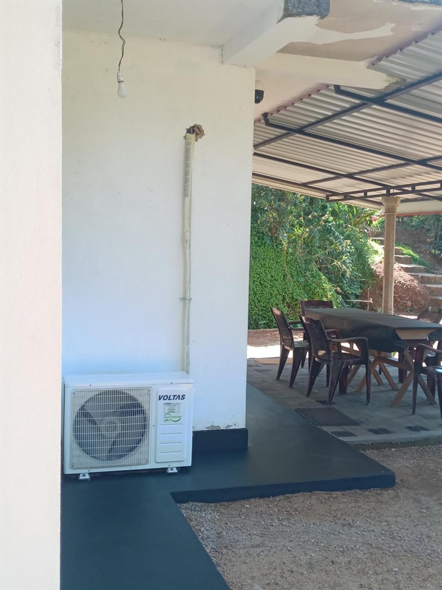 Rainforest Holiday Inn Deniyaya Luaran gambar