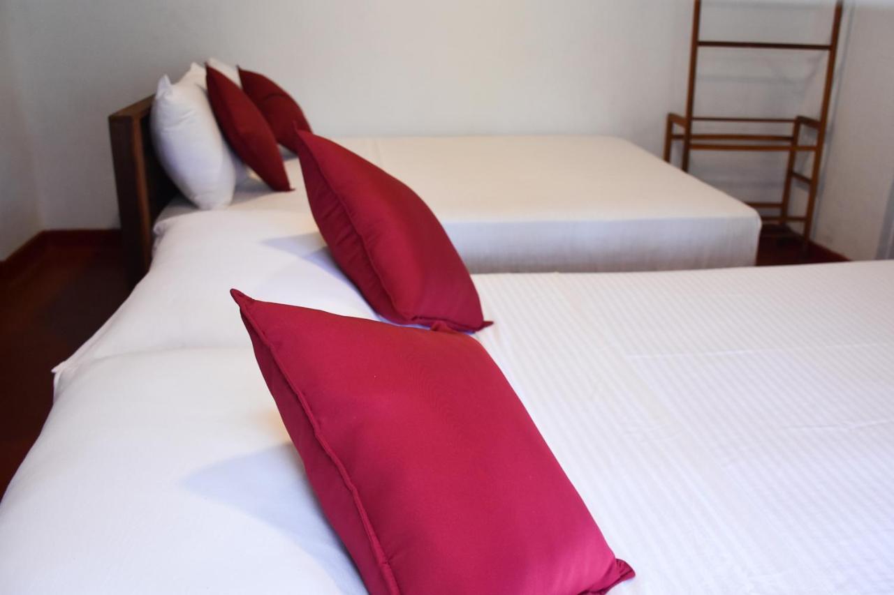 Rainforest Holiday Inn Deniyaya Luaran gambar